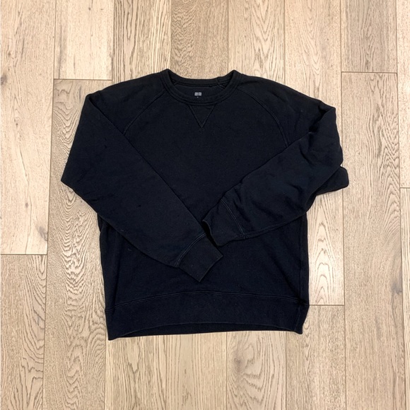 COPY - Uniqlo Men’s Crewneck - Picture 2 of 4